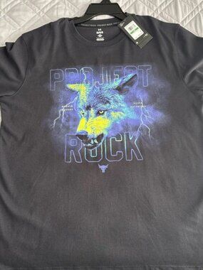 Under Armour Project Rock Wolf-size Large Heavyweight T-shirt Black. NEW w/tags